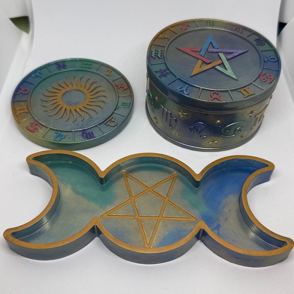 Unique Resin Black and Gold Crescent Moon Tray Set